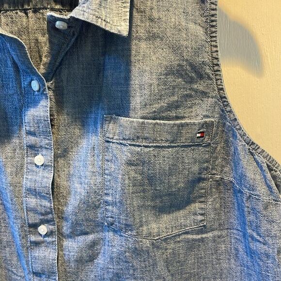 Tommy Hilfiger Chambray Sleeveless Button Up Shirt Size XL - Picture 2 of 5